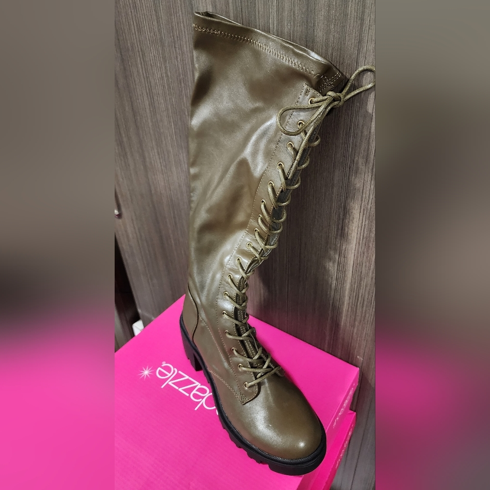 Shoedazzle BALAN LUG SOLE BOOT Olive size 9
